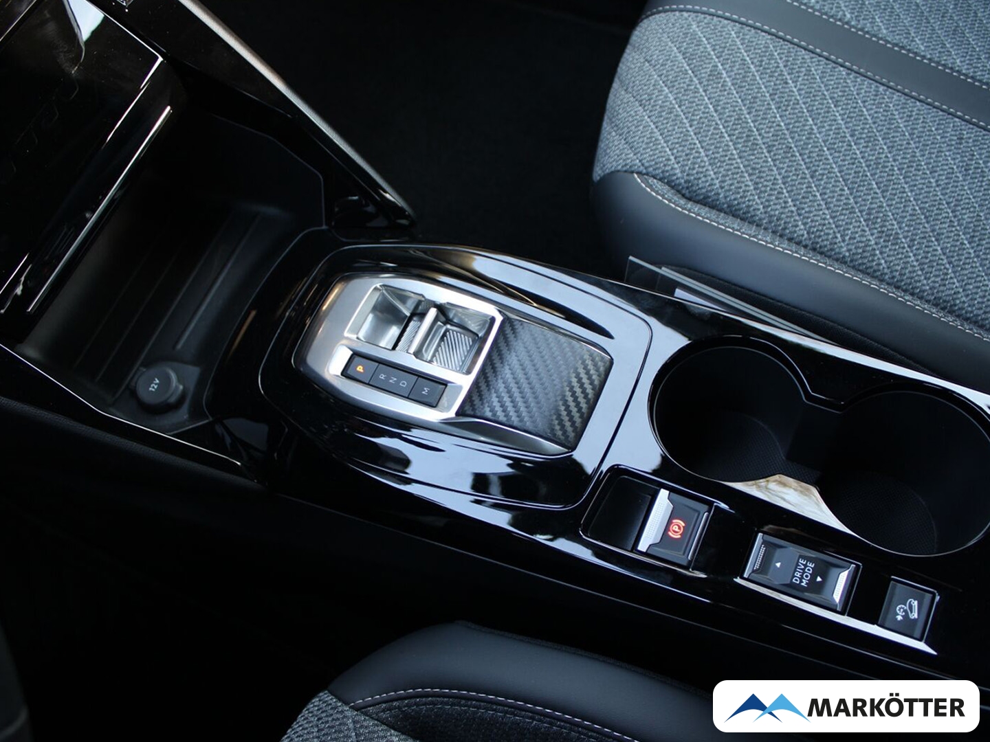 Fahrzeugabbildung Peugeot 2008 Allure PDC/LED/SHZ/KLIMA/TEMPOMAT/NAVI
