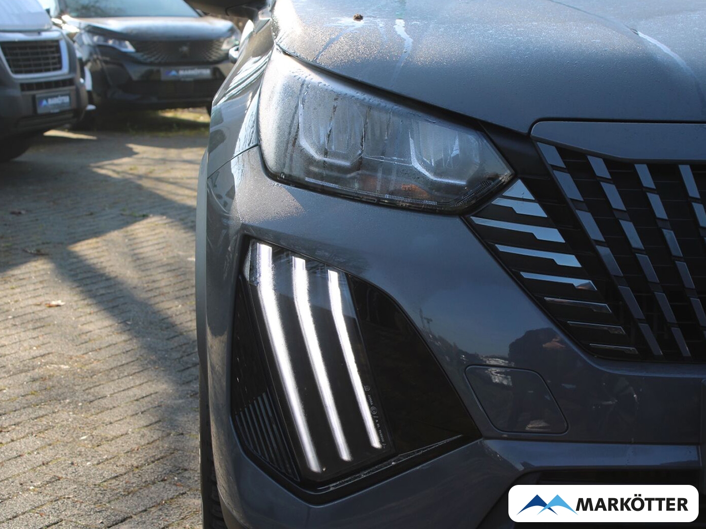 Fahrzeugabbildung Peugeot 2008 Allure PDC/LED/SHZ/KLIMA/TEMPOMAT/NAVI