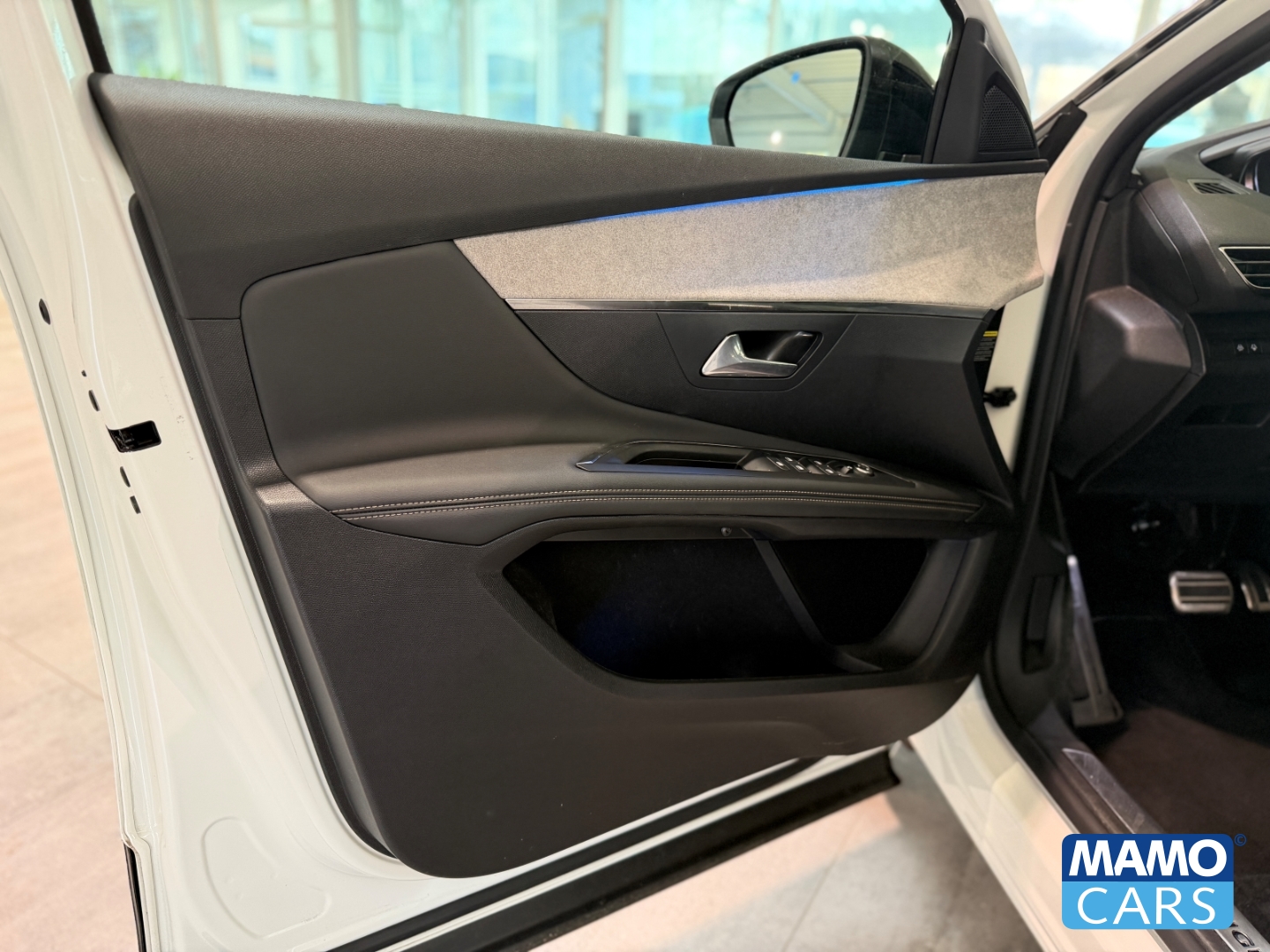 Fahrzeugabbildung Peugeot 3008 GT ACC/BLIS/CAM/SHZ/NAVI/APPLE/DRIVEMODE