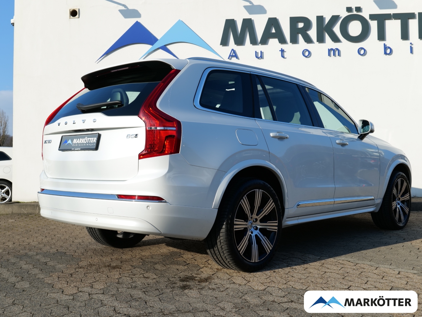 Fahrzeugabbildung Volvo XC90 B5 AWD Plus Bright 7-Sitzer PANO/AHK/CAM/