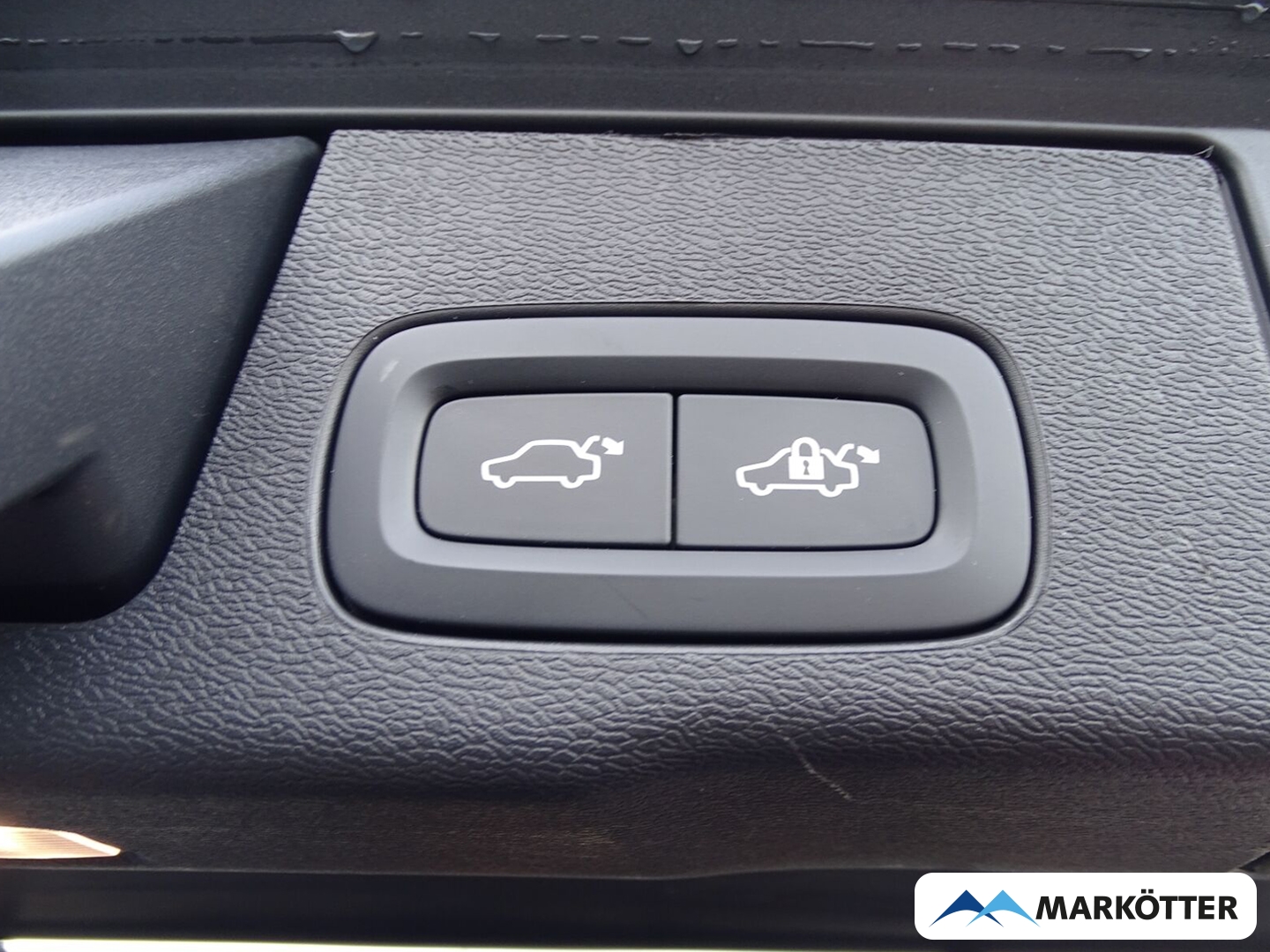 Fahrzeugabbildung Volvo XC60 T8 Ultra Dark AWD B&W/360°CAM/BLIS/PANO/ACC