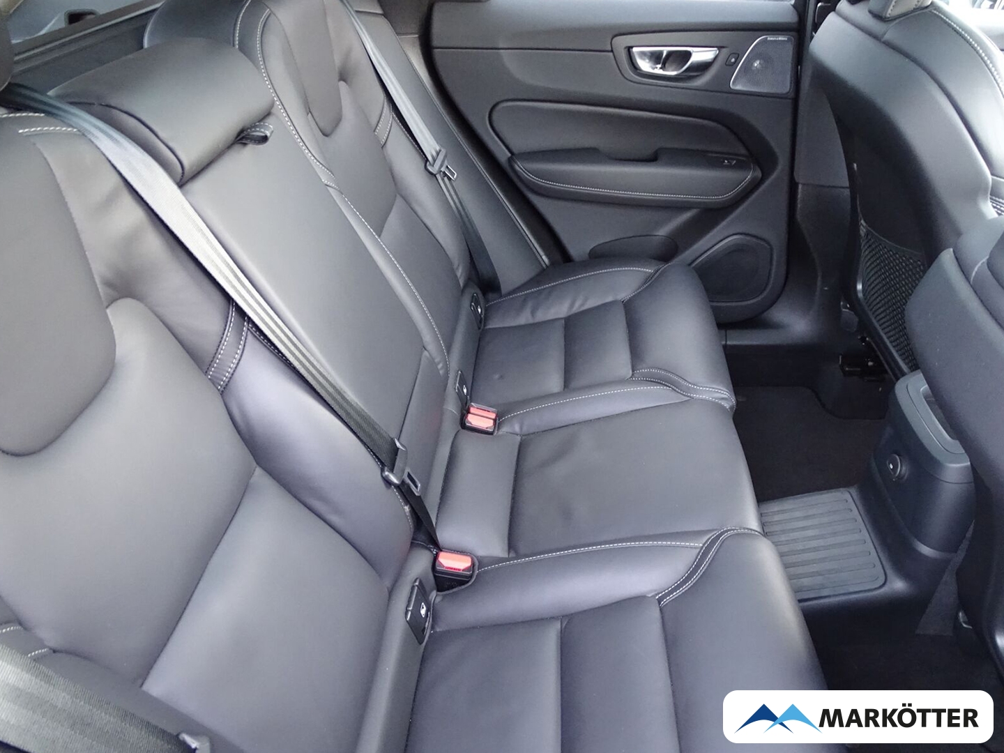 Fahrzeugabbildung Volvo XC60 T8 Ultra Dark AWD B&W/360°CAM/BLIS/PANO/ACC