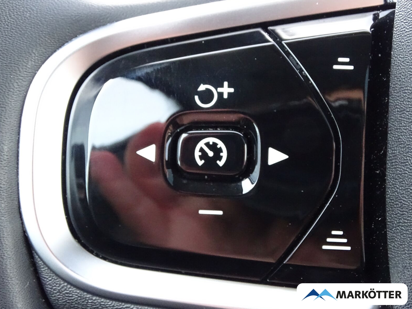 Fahrzeugabbildung Volvo XC60 T8 Ultra Dark AWD B&W/360°CAM/BLIS/PANO/ACC