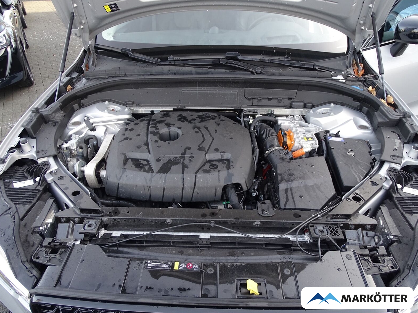 Fahrzeugabbildung Volvo XC60 T8 Ultra Dark AWD B&W/360°CAM/BLIS/PANO/ACC