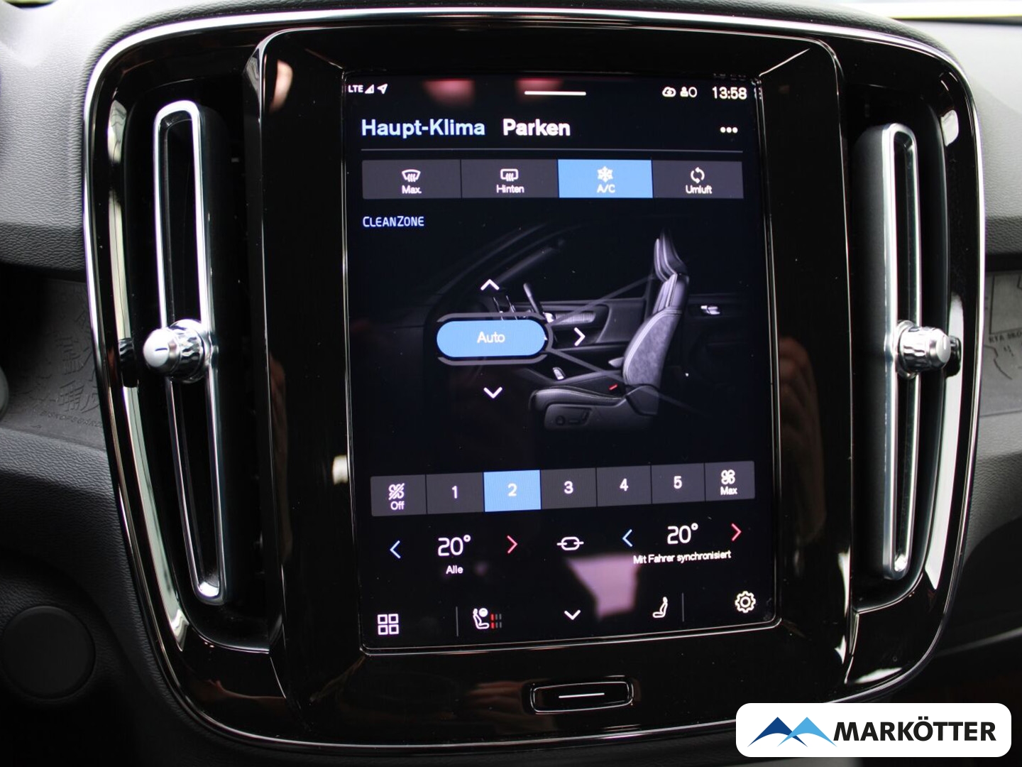 Fahrzeugabbildung Volvo XC40 Plus Recharge 2WD/LED/NAVI/ACC/SHZ/LHZ/PDC/