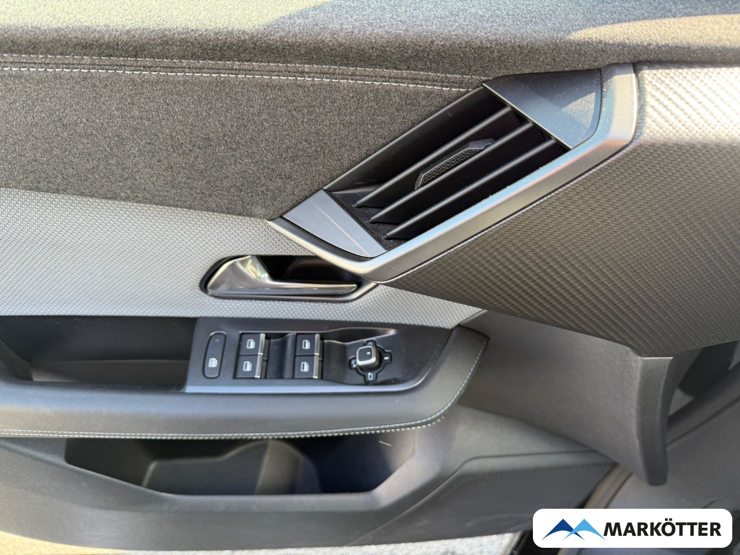 Fahrzeugabbildung Opel Grandland 1.2 GS 48V Mild-Hybrid 100 ACC/CAM/SHZ