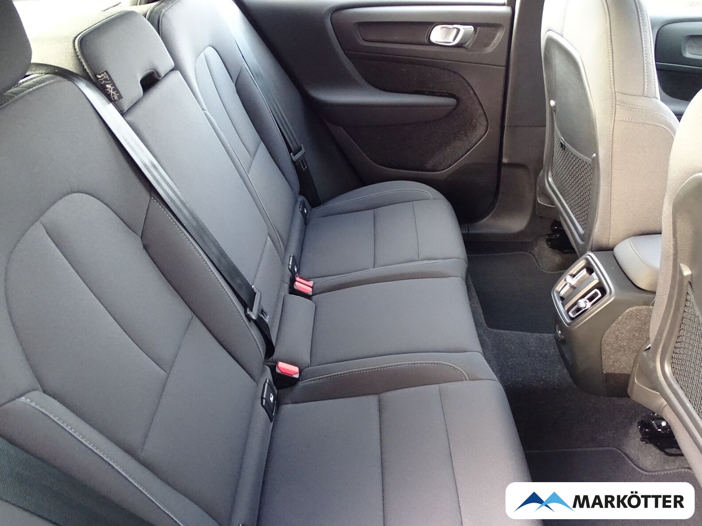 Fahrzeugabbildung Volvo C40 Core Recharge Pure Electric PANO/AHK/STHZ