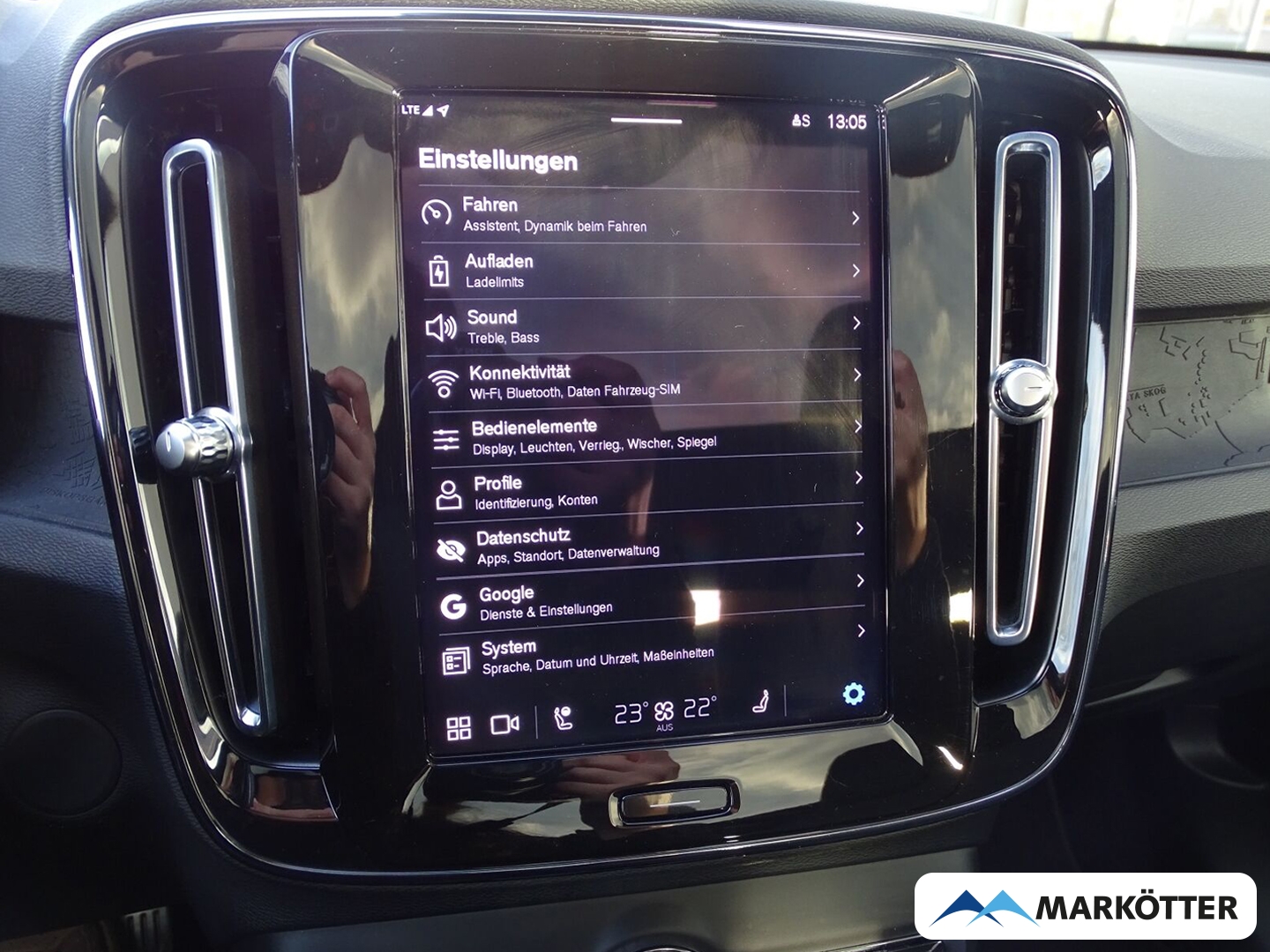 Fahrzeugabbildung Volvo C40 Core Recharge Pure Electric PANO/AHK/STHZ