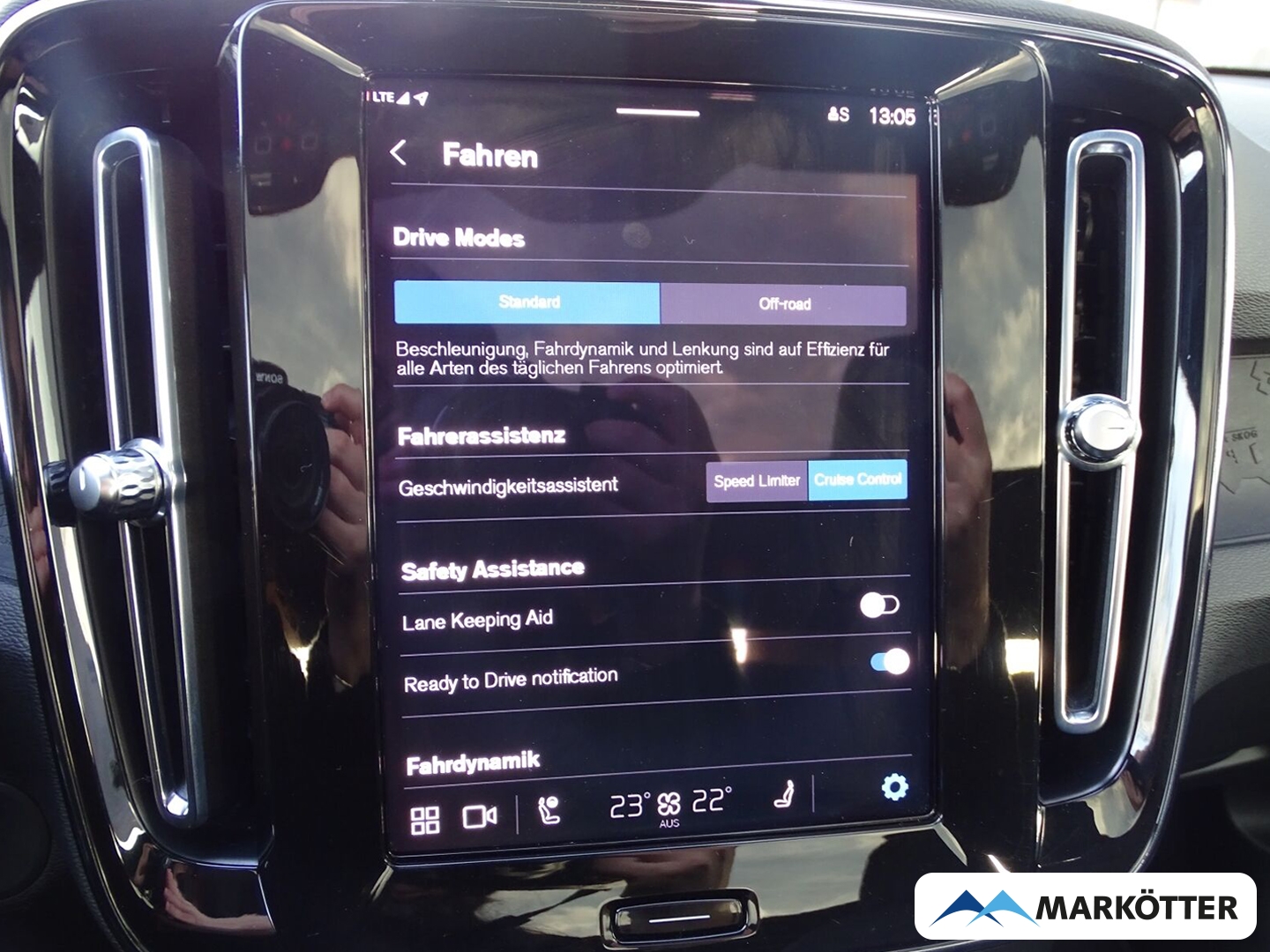 Fahrzeugabbildung Volvo C40 Core Recharge Pure Electric PANO/AHK/STHZ