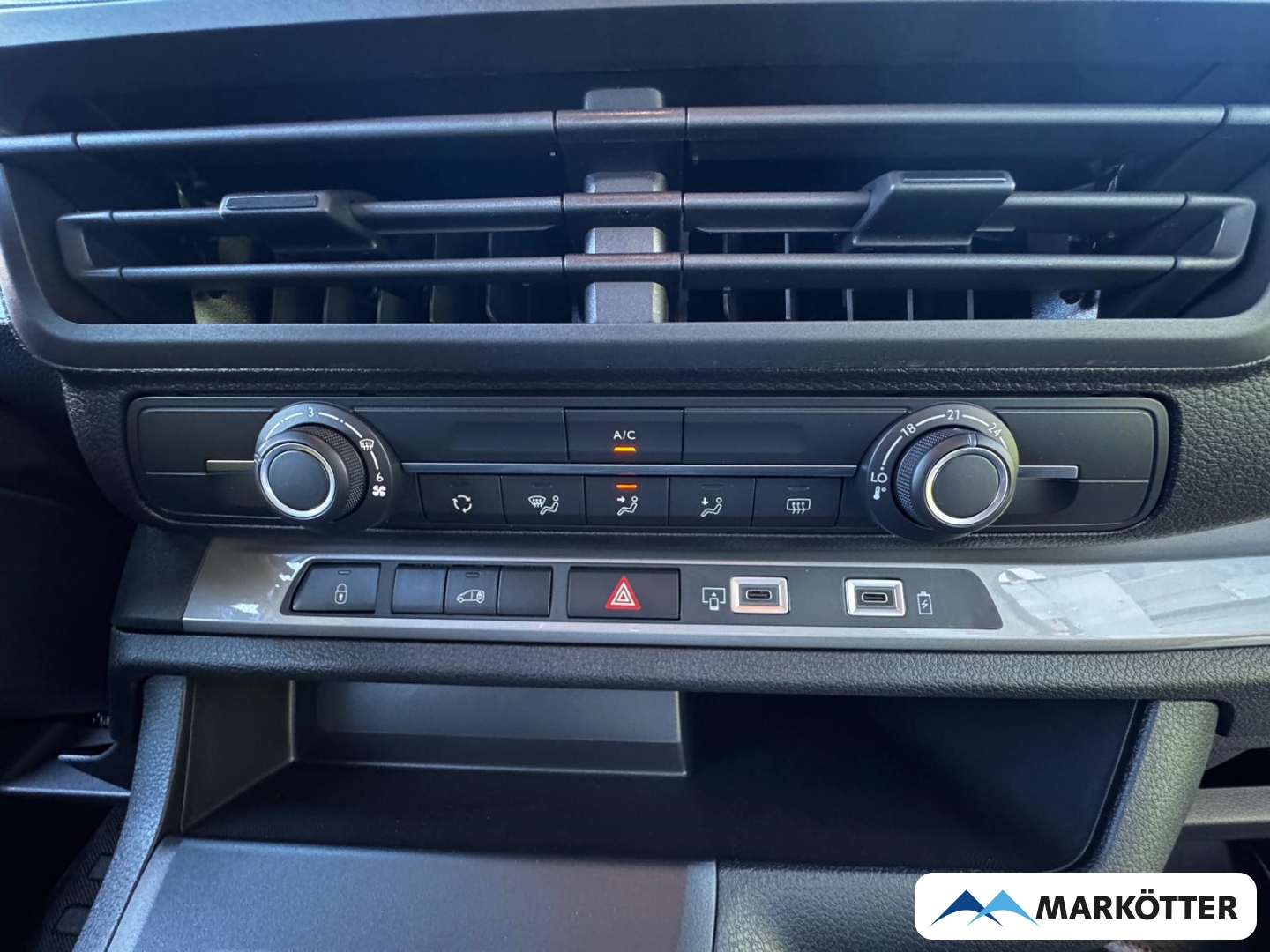 Fahrzeugabbildung Opel Vivaro M Diesel 120 PDC vo/hi Kamera Navi AppInCar