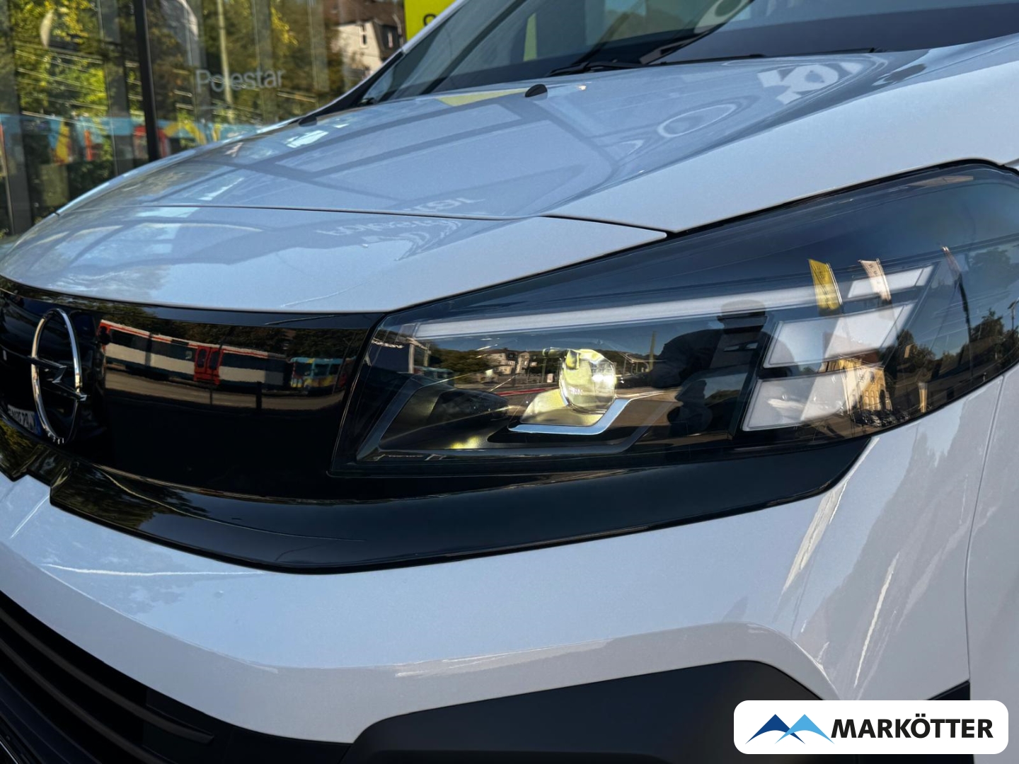 Fahrzeugabbildung Opel Vivaro M Diesel 120 PDC vo/hi Kamera Navi AppInCar