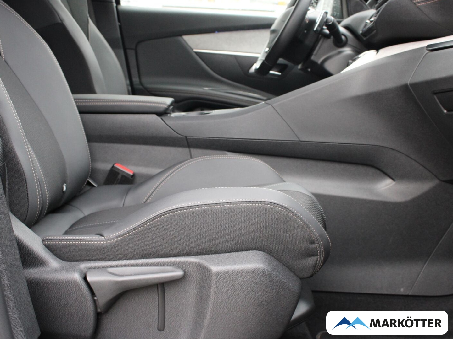 Fahrzeugabbildung Peugeot 3008 GT Hybrid 136 e-DSC6 ACC/AHK/SHZ/CAM/KEYLESS