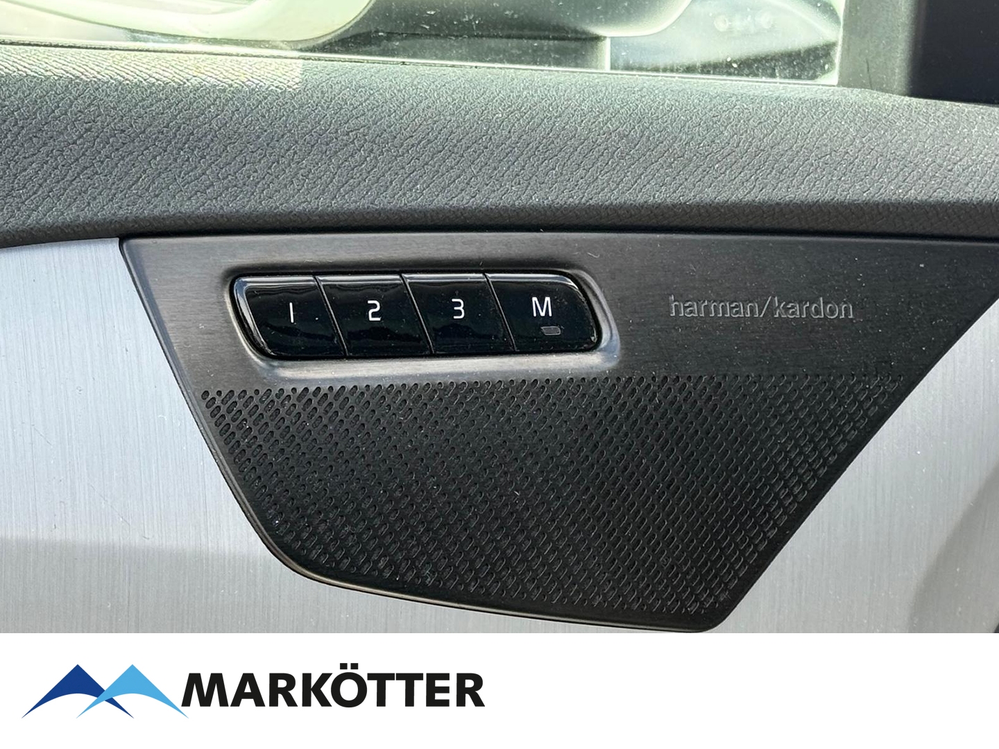 Fahrzeugabbildung Volvo XC90 T8 Inscription Expression Recharge AWD 7-Sitzer