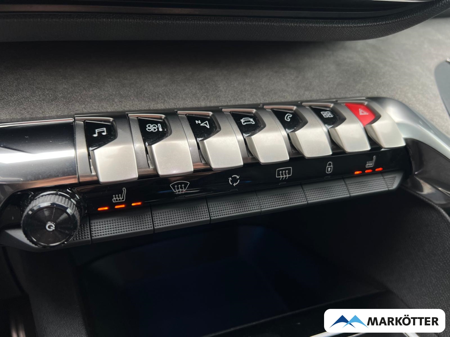 Fahrzeugabbildung Peugeot 3008 GT 1.2 PureTech 130 ACC/AHK/BLIS/SHZ Finanzieruhng ab 1,99%