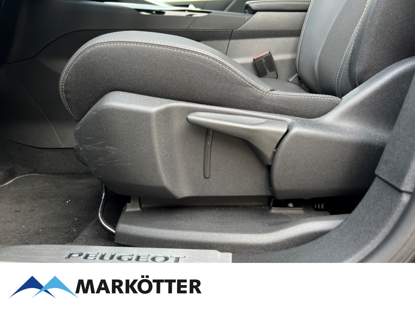 Fahrzeugabbildung Peugeot 5008 1.2 GT PureTech 130 ACC/BLIS/SHZ/NAVI/APPLE