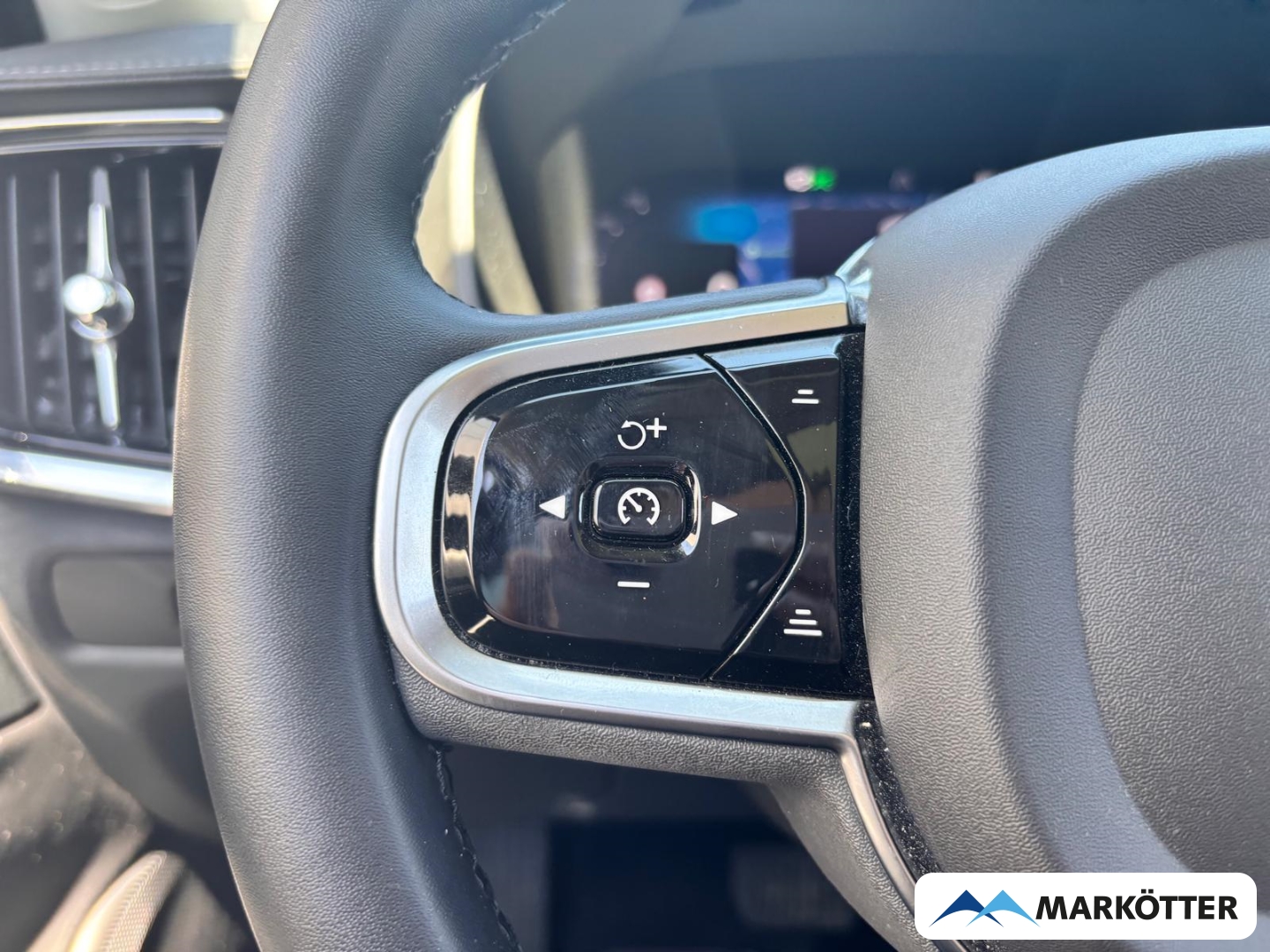 Fahrzeugabbildung Volvo V90 B4 Ultimate Bright ACC/AHK/BLIS/360°/PANO