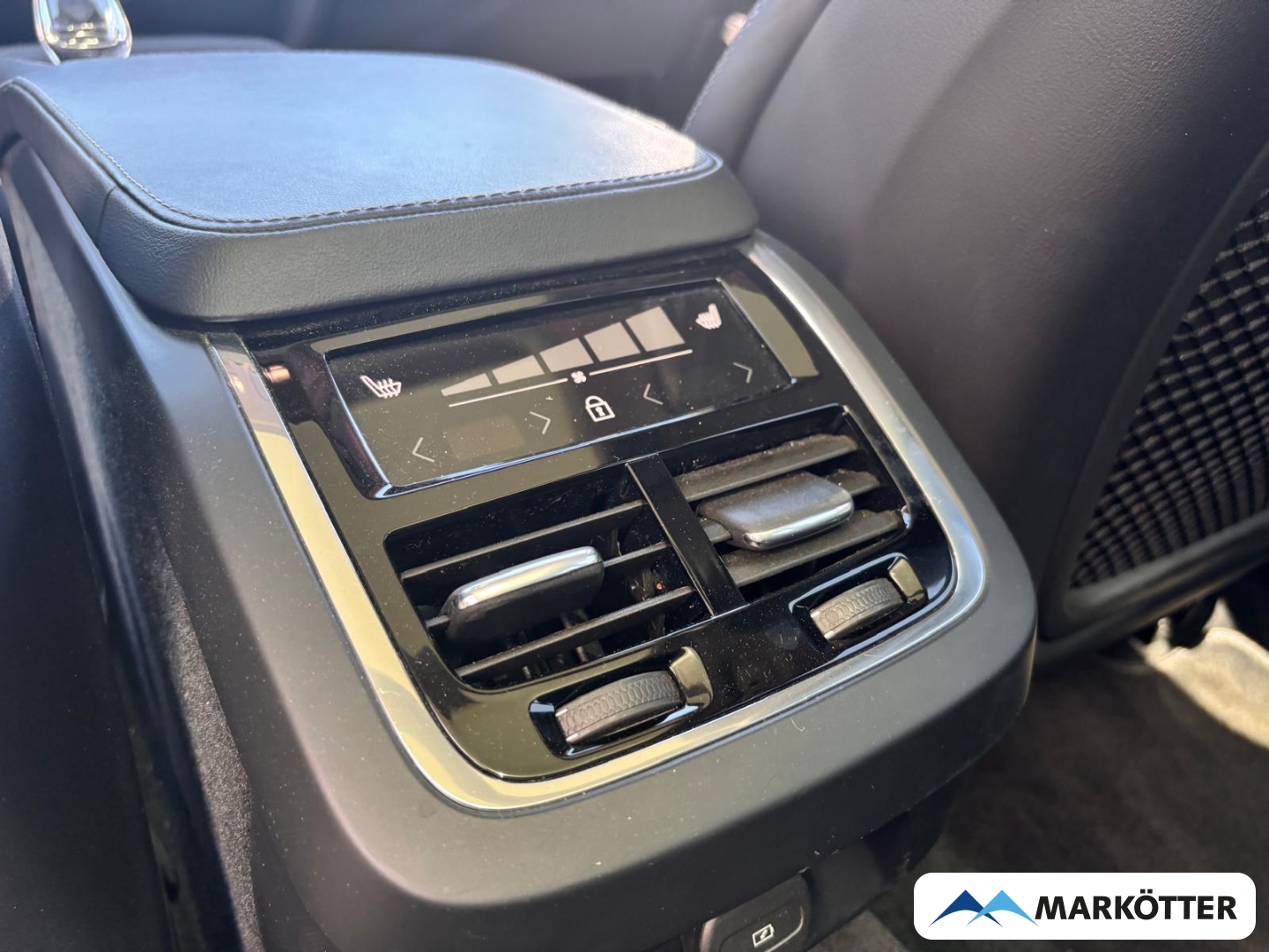 Fahrzeugabbildung Volvo V90 B4 Ultimate Bright ACC/AHK/BLIS/360°/PANO