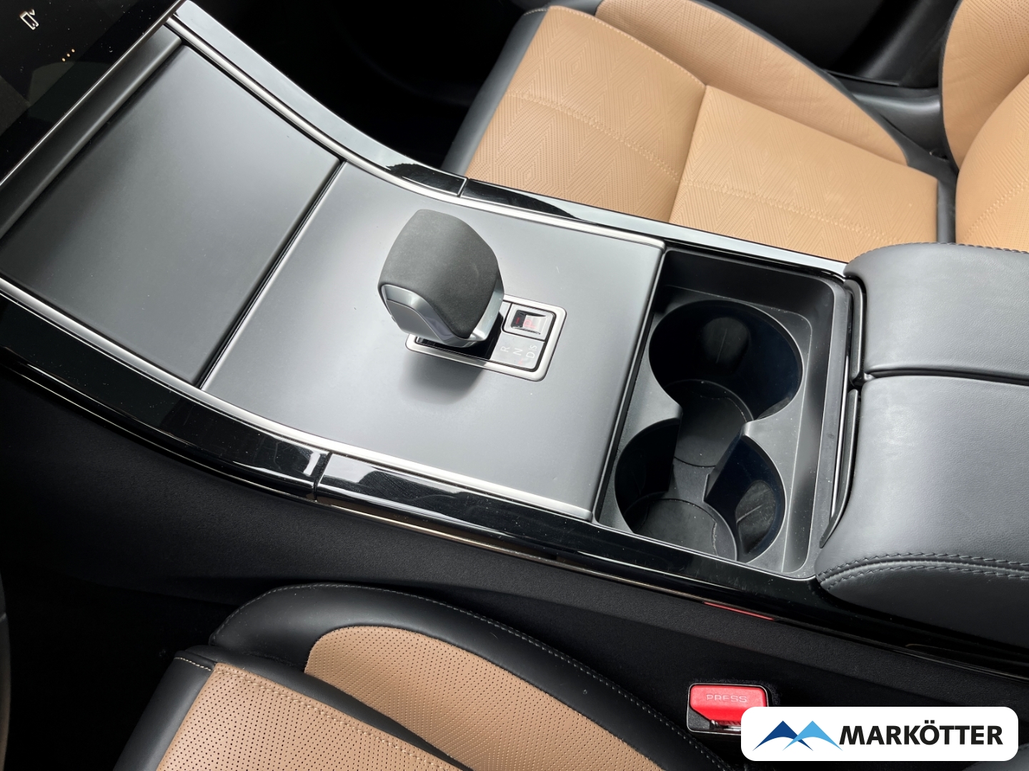 Fahrzeugabbildung Land Rover Range Rover Velar D300 R-Dynamic HSE Standheiz