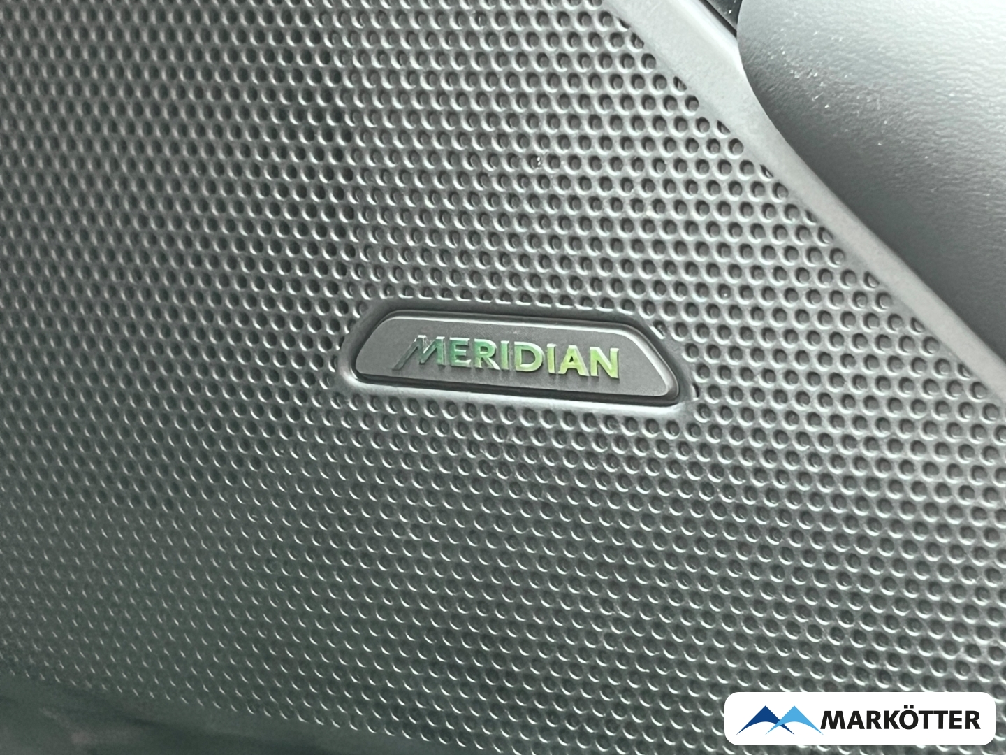 Fahrzeugabbildung Land Rover Range Rover Velar D300 R-Dynamic HSE Standheiz