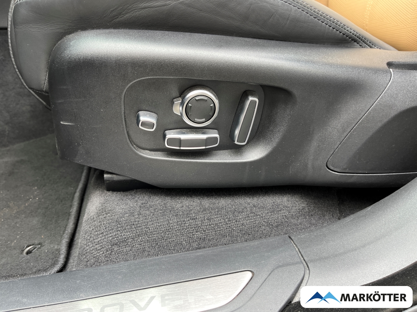 Fahrzeugabbildung Land Rover Range Rover Velar D300 R-Dynamic HSE Standheiz