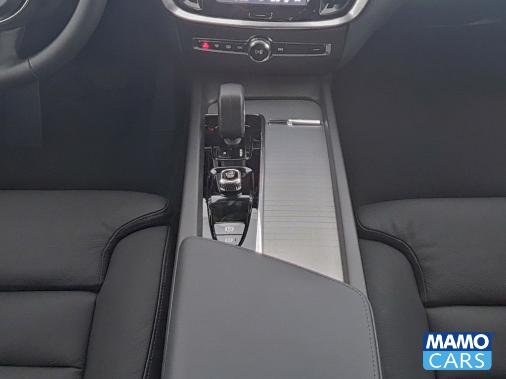 Fahrzeugabbildung Volvo V60 B4 Core ACC/BLIS/FSHZ/LHZ/4xSHZ/CAM/MEMORY