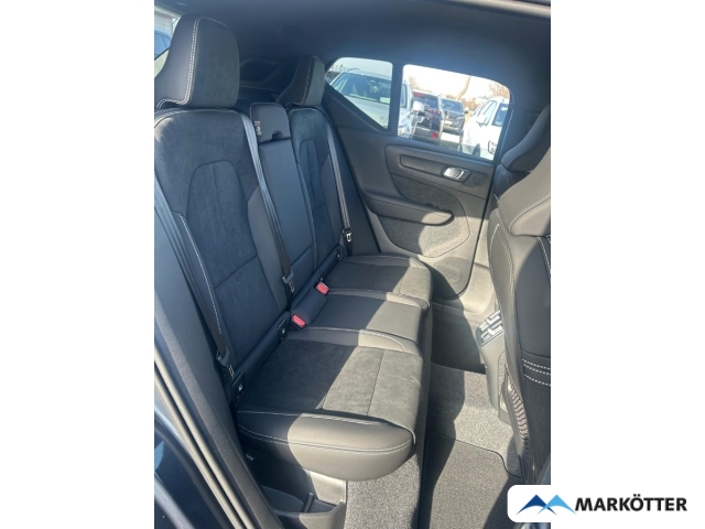 Fahrzeugabbildung Volvo XC40 B3 Plus Black Edition/LHZ/LED/360°CAM/FSHZ