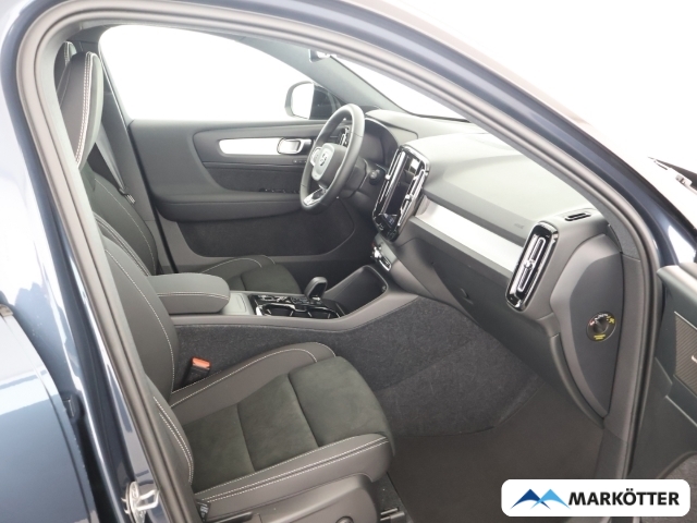Fahrzeugabbildung Volvo XC40 B3 Plus Black Edition/LHZ/LED/360°CAM/FSHZ