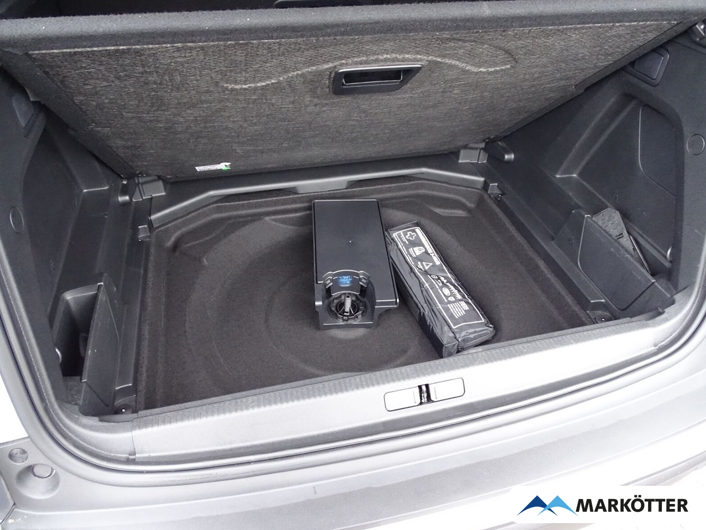 Fahrzeugabbildung Peugeot 3008 Hybrid 136 GT ACC/PDC/LED/SHZ/Navi