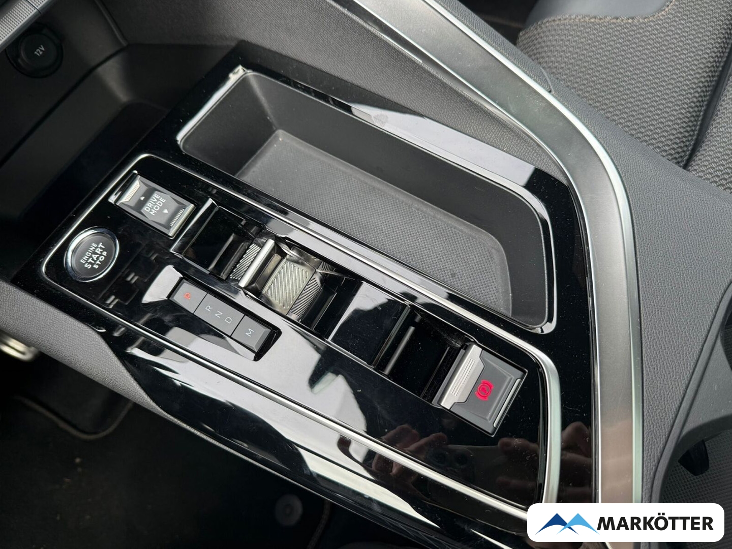 Fahrzeugabbildung Peugeot 5008 GT 7-Sitzer ACC/BLIS/CAM/MASSAGE/SHZ/PANO