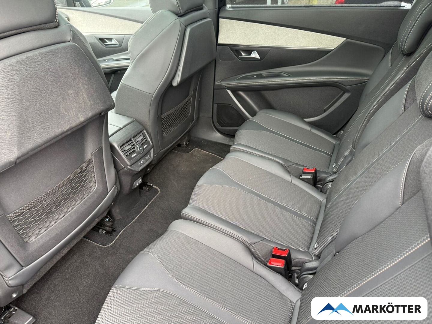 Fahrzeugabbildung Peugeot 5008 GT 7-Sitzer ACC/BLIS/CAM/MASSAGE/SHZ/PANO