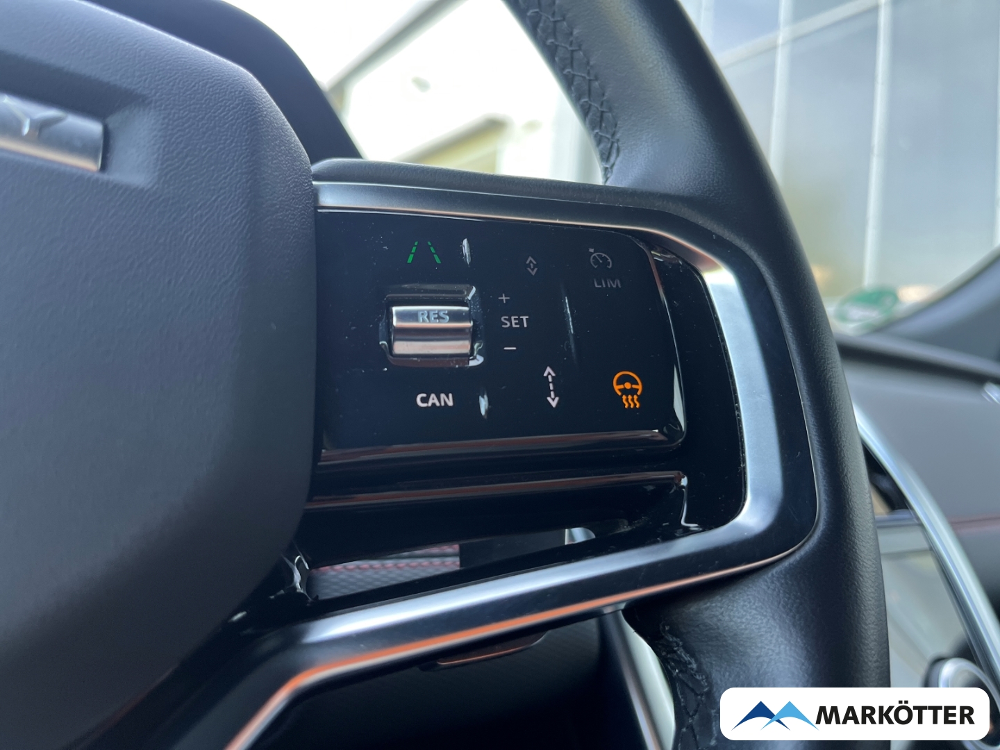 Fahrzeugabbildung Land Rover Discovery Sport D200 SE R-Dynamic/Black-Pkt/AHK