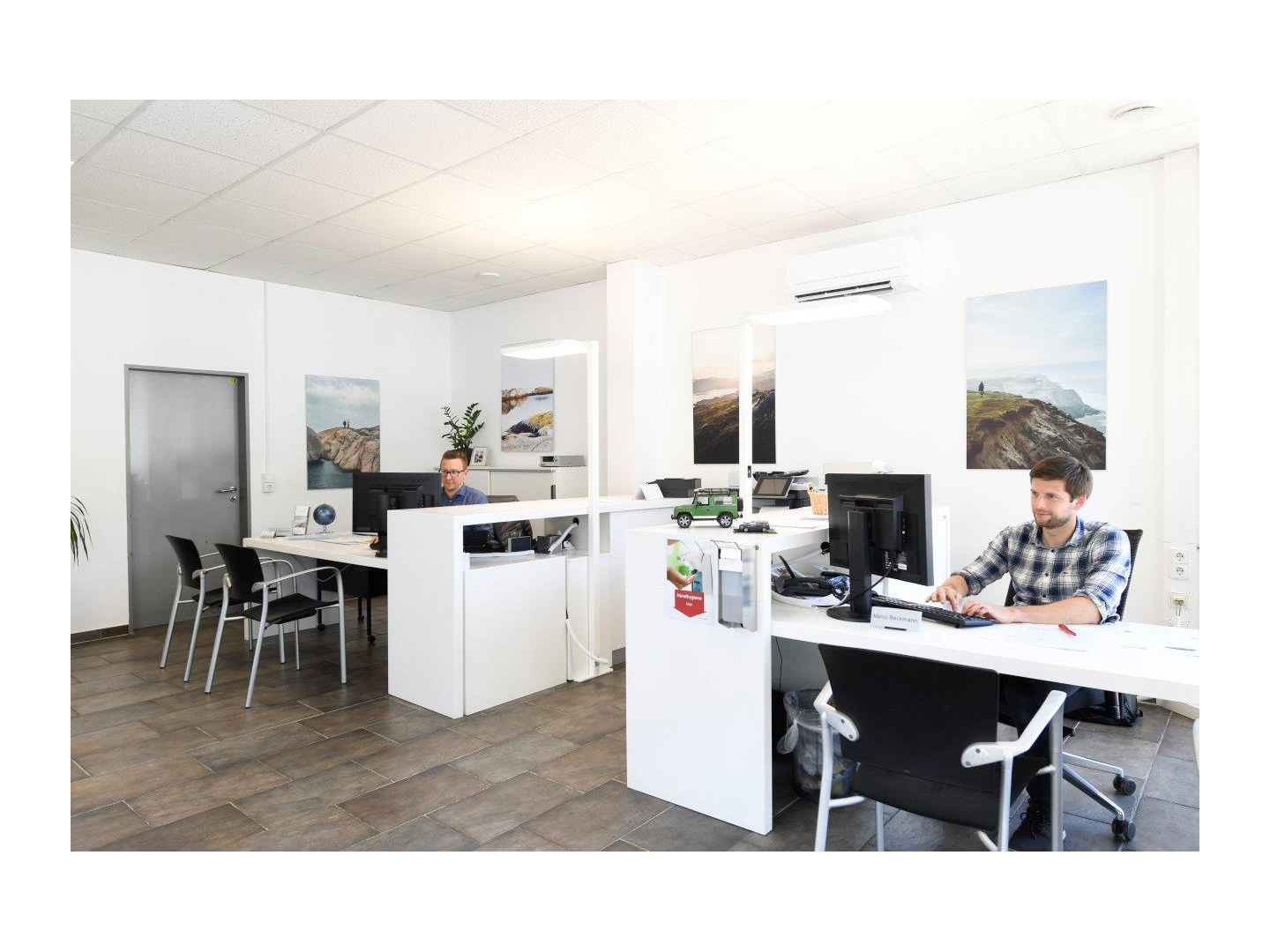 Fahrzeugabbildung Volvo XC40 B3 2WD Plus Black Edition /AHK/360CAM/