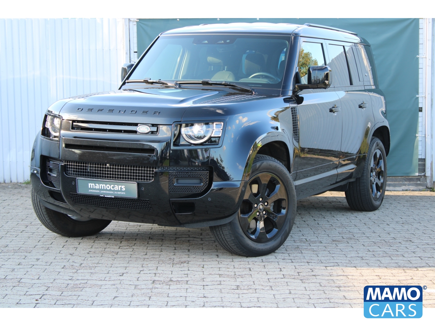 Fahrzeugabbildung Land Rover Defender 110 D200 X-Dynamic SE/AHK/WINTER/BLACK/20 Zoll