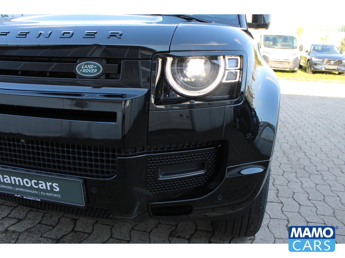 Fahrzeugabbildung Land Rover Defender 110 D200 X-Dynamic SE/AHK/WINTER/BLACK/20 Zoll
