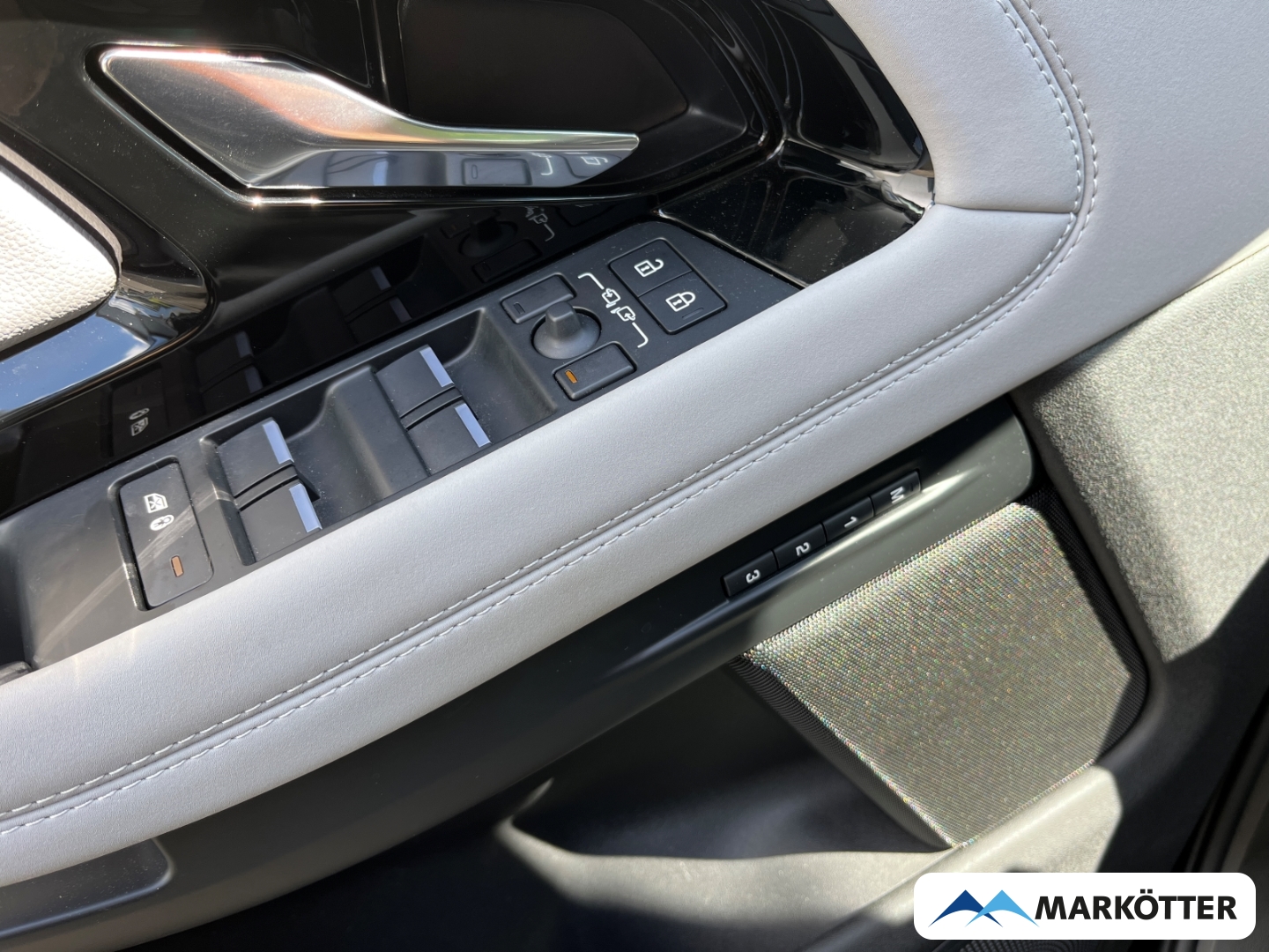 Fahrzeugabbildung Land Rover Range Rover Evoque P200 R-Dynamic SE ACC/AHK