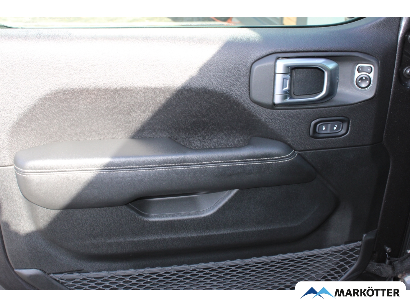 Fahrzeugabbildung Jeep Wrangler Unlimited Sahara 2.2 AHK/BLIS/SHZ/CAM