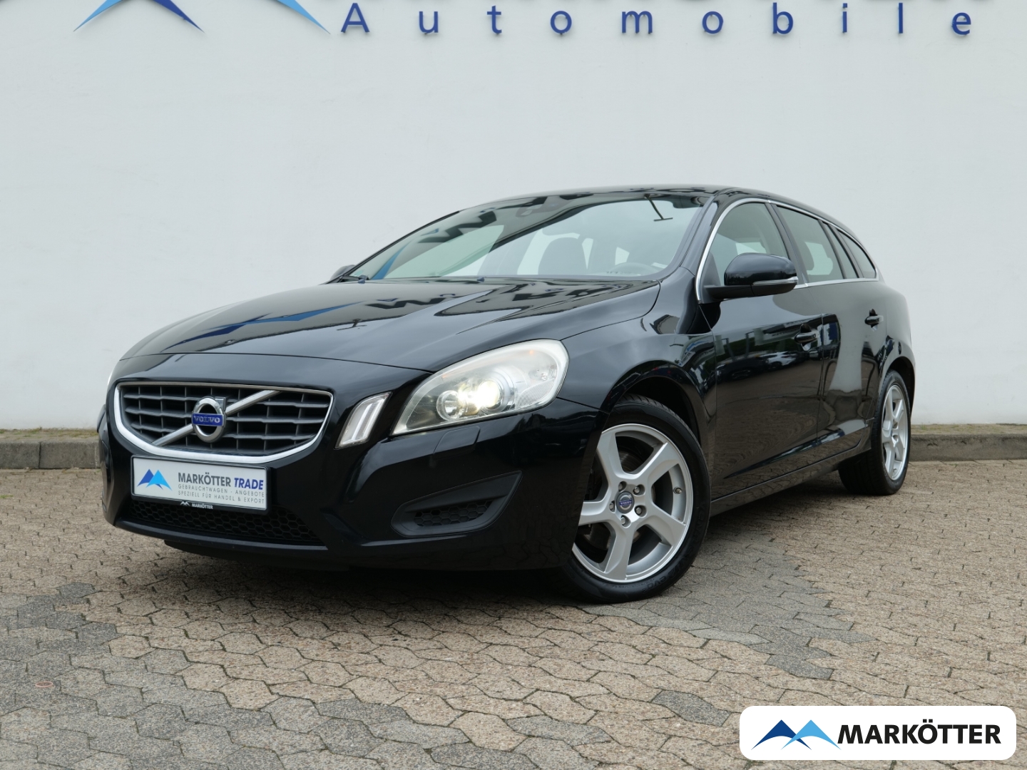Fahrzeugabbildung Volvo V60 D3 Momentum /HU 01.2028/AHK/