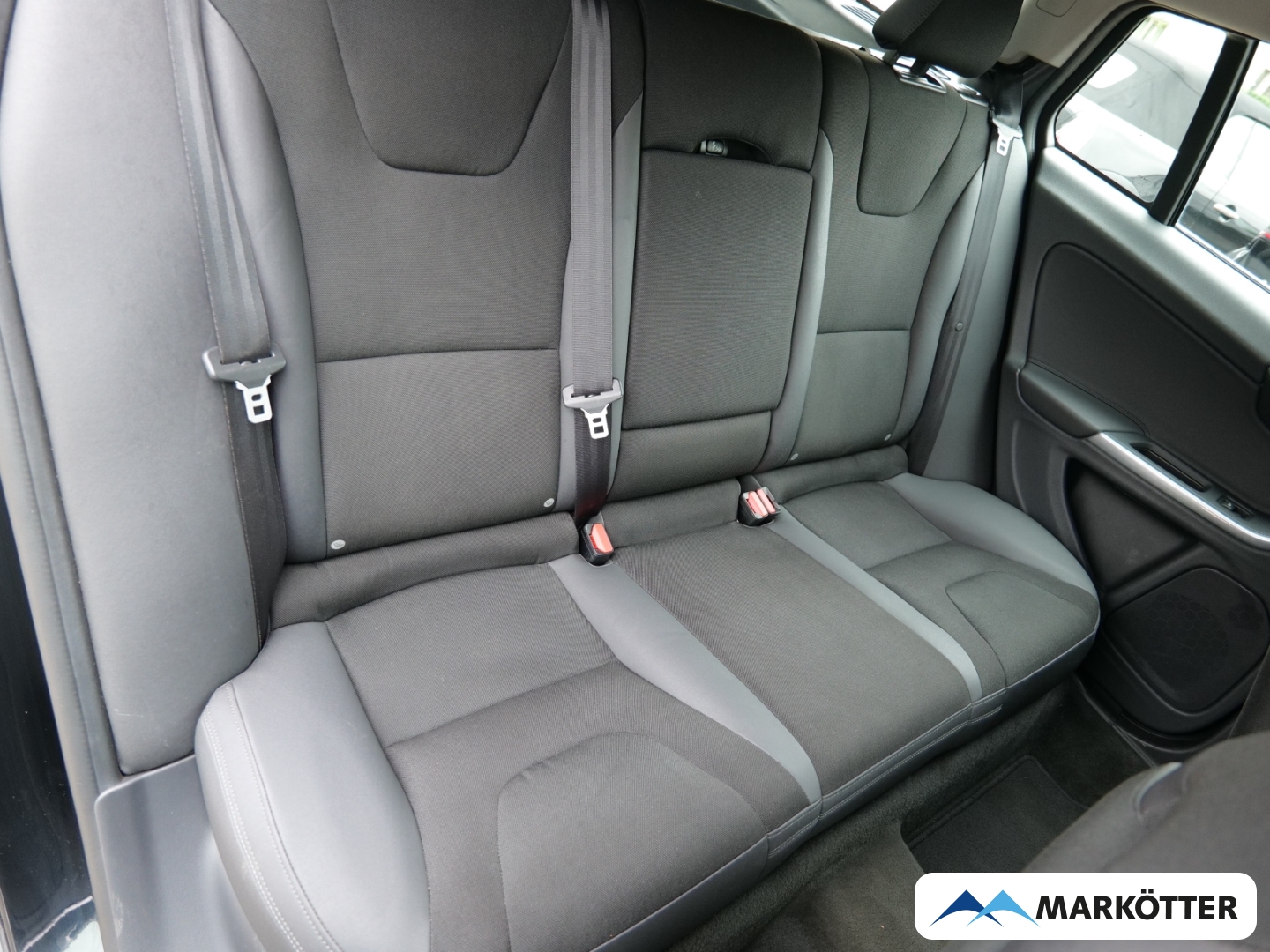 Fahrzeugabbildung Volvo V60 D3 Momentum /HU 01.2028/AHK/