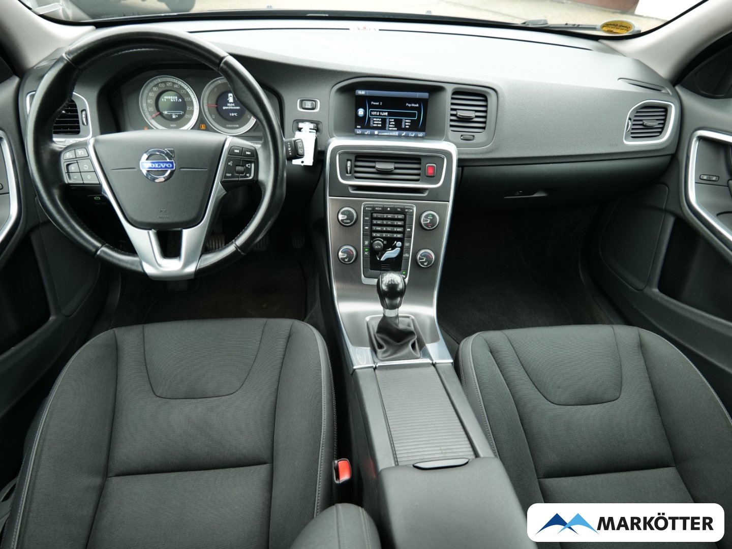 Fahrzeugabbildung Volvo V60 D3 Momentum /HU 01.2028/AHK/