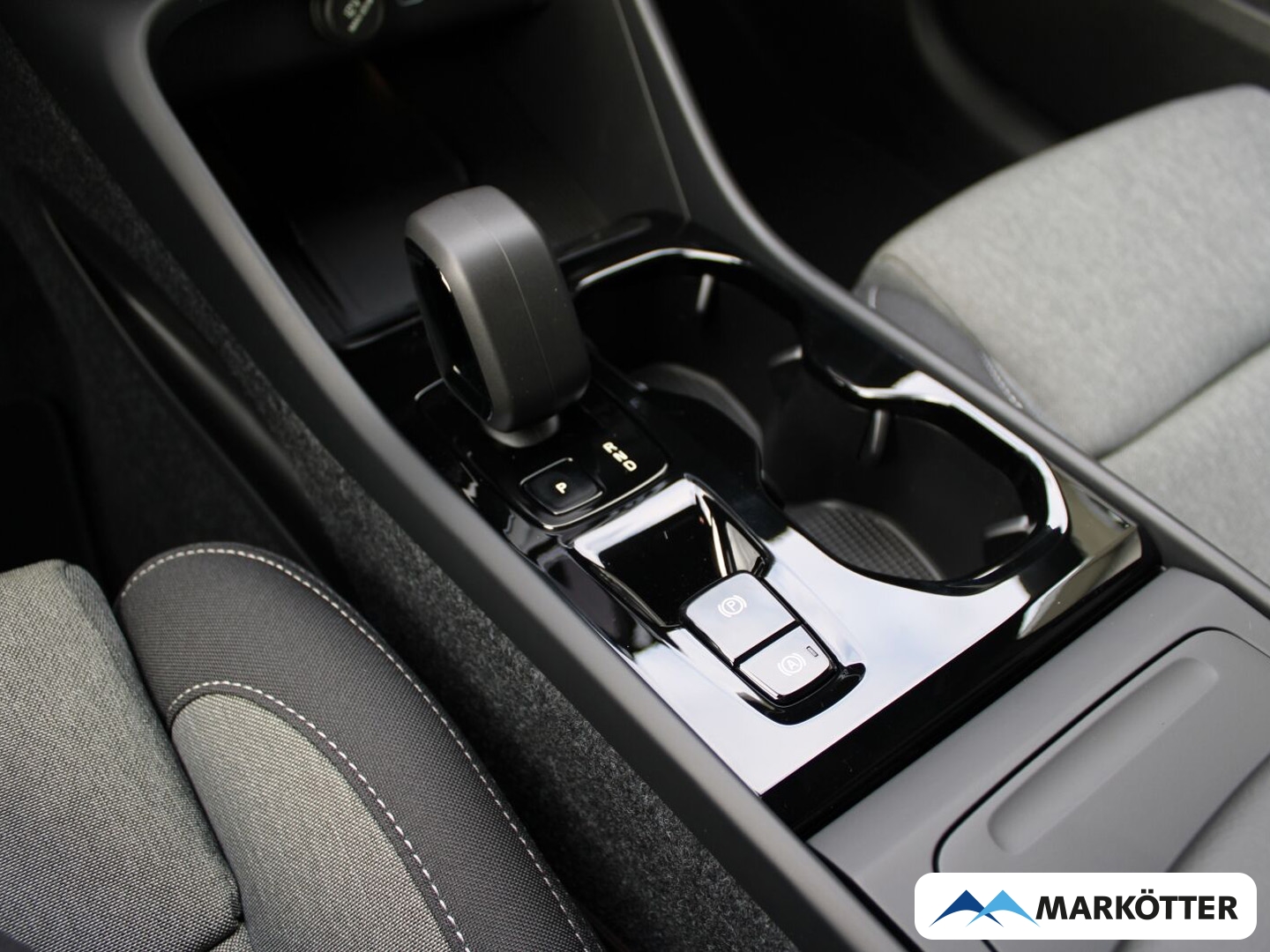 Fahrzeugabbildung Volvo XC40 B4 Plus Black Edition/360°CAM/AHK GEWERBE