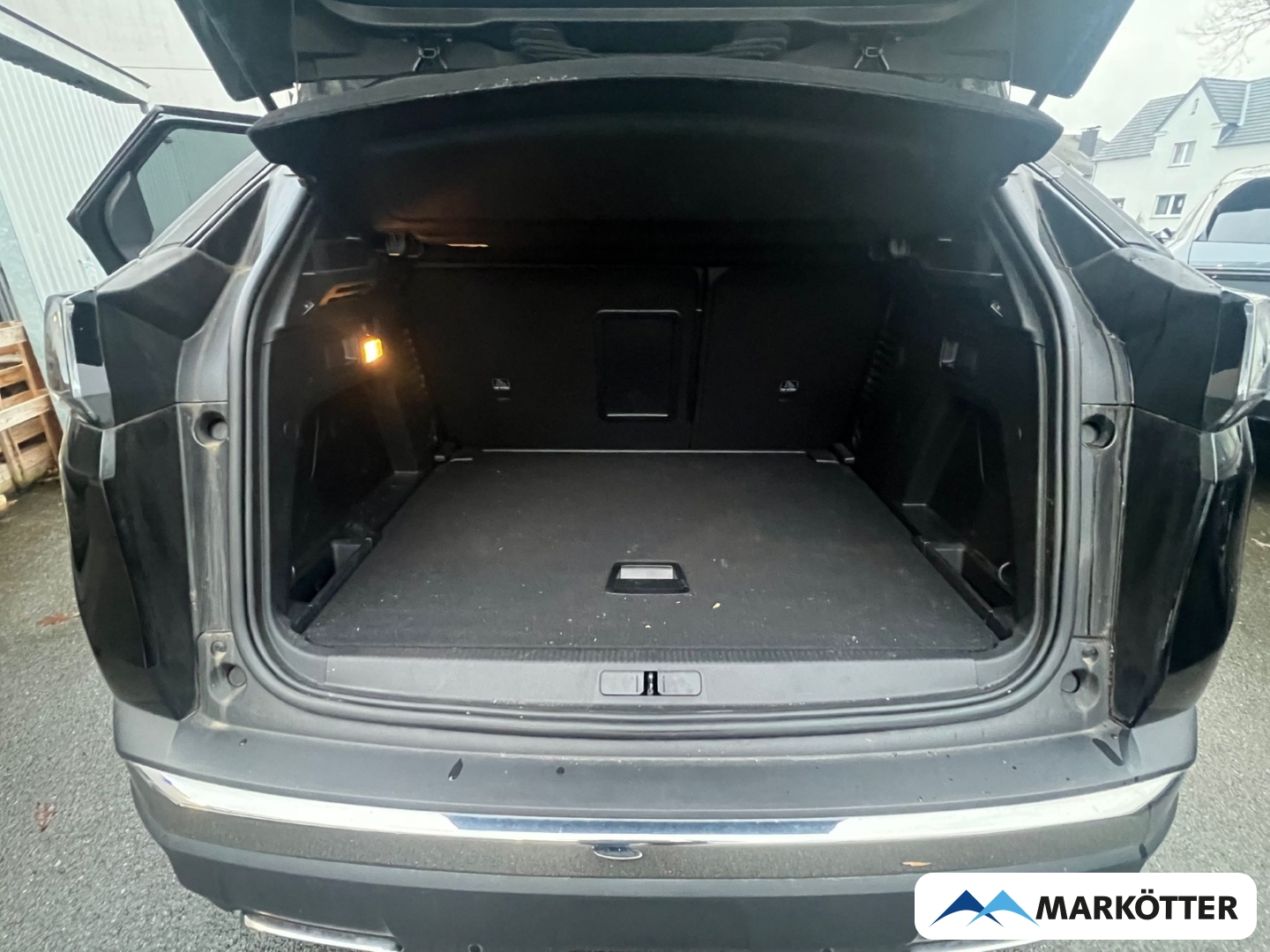 Fahrzeugabbildung Peugeot 3008 GT 1,2 PureTech 130 1,99%/ BLIS/CAM180°/LED/SHZ