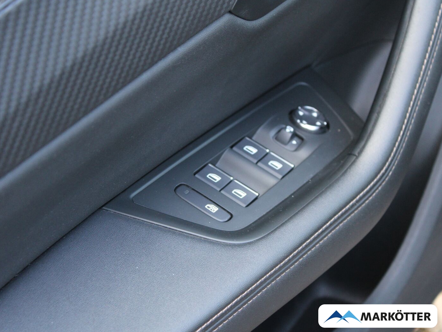 Fahrzeugabbildung Peugeot 508 SW Hybrid 225 GT ACC/PANO/NAVI/