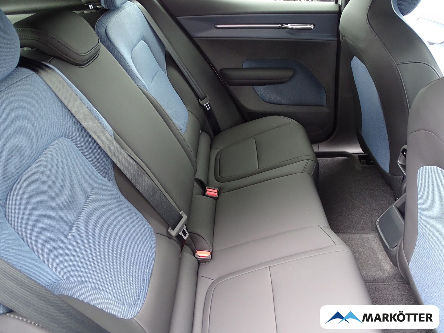 Fahrzeugabbildung Volvo EX30 Core 2WD Pure Electric/Rückf. Kam./SHZ+LHZ
