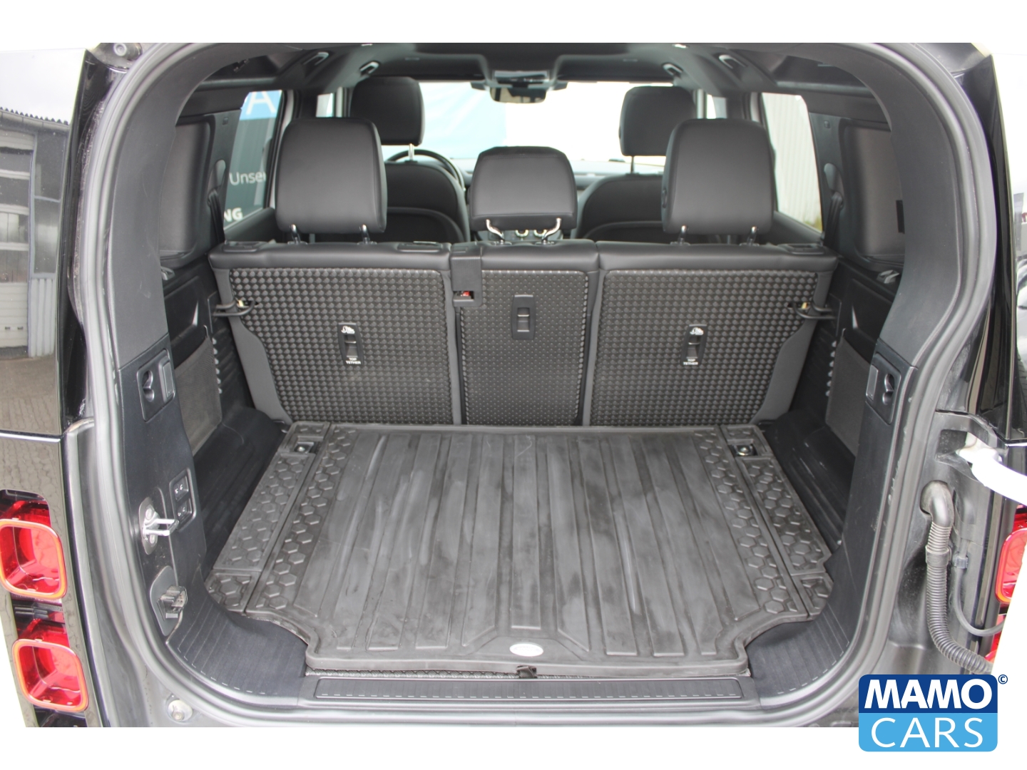 Fahrzeugabbildung Land Rover Defender 110 D200 S/LUFT/PANO/AHK/WINTER