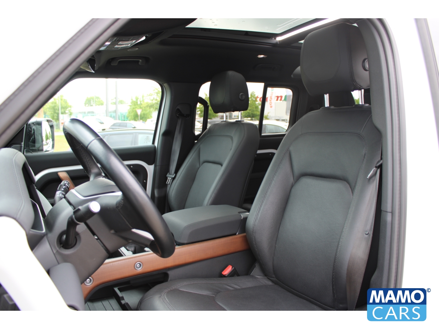 Fahrzeugabbildung Land Rover Defender 110 D200 S/LUFT/PANO/AHK/WINTER