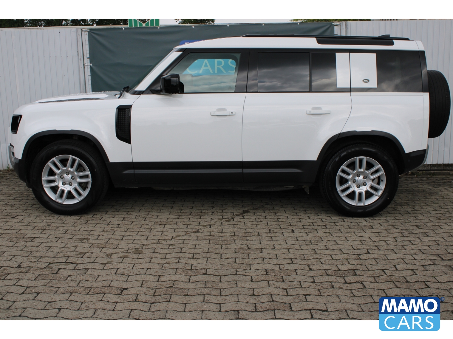 Fahrzeugabbildung Land Rover Defender 110 D200 S/LUFT/PANO/AHK/WINTER