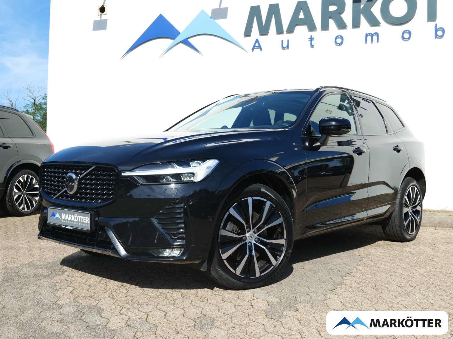 Fahrzeugabbildung Volvo XC60 B4 AWD Ultimate Dark AHK/FOUR-C/PANO/STHZ