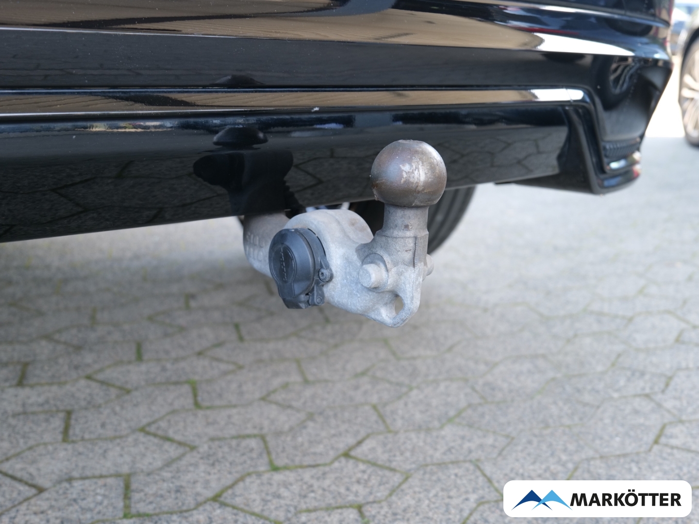 Fahrzeugabbildung Volvo XC60 B4 AWD Ultimate Dark AHK/FOUR-C/PANO/STHZ