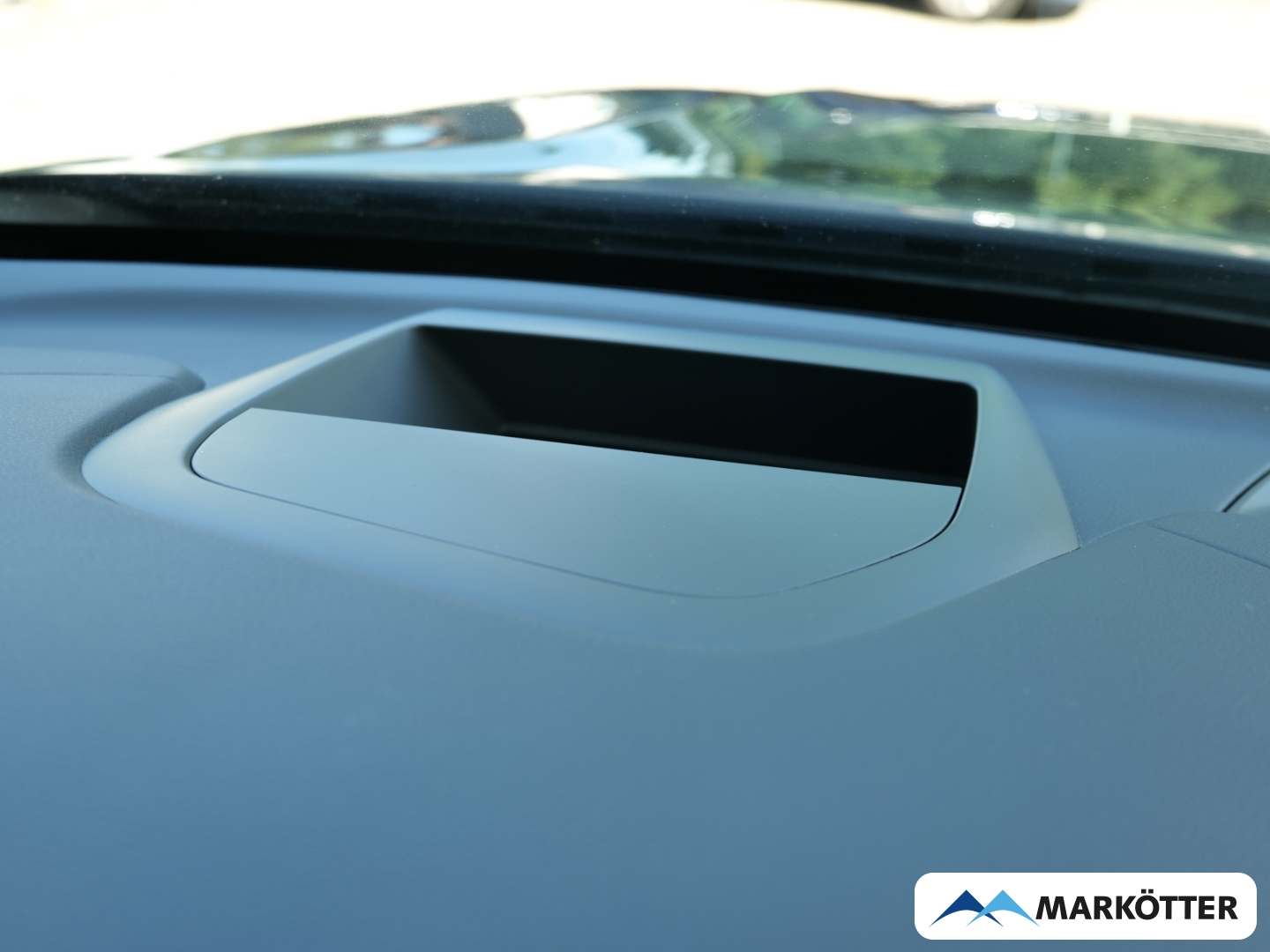 Fahrzeugabbildung Volvo XC60 B4 AWD Ultimate Dark AHK/FOUR-C/PANO/STHZ
