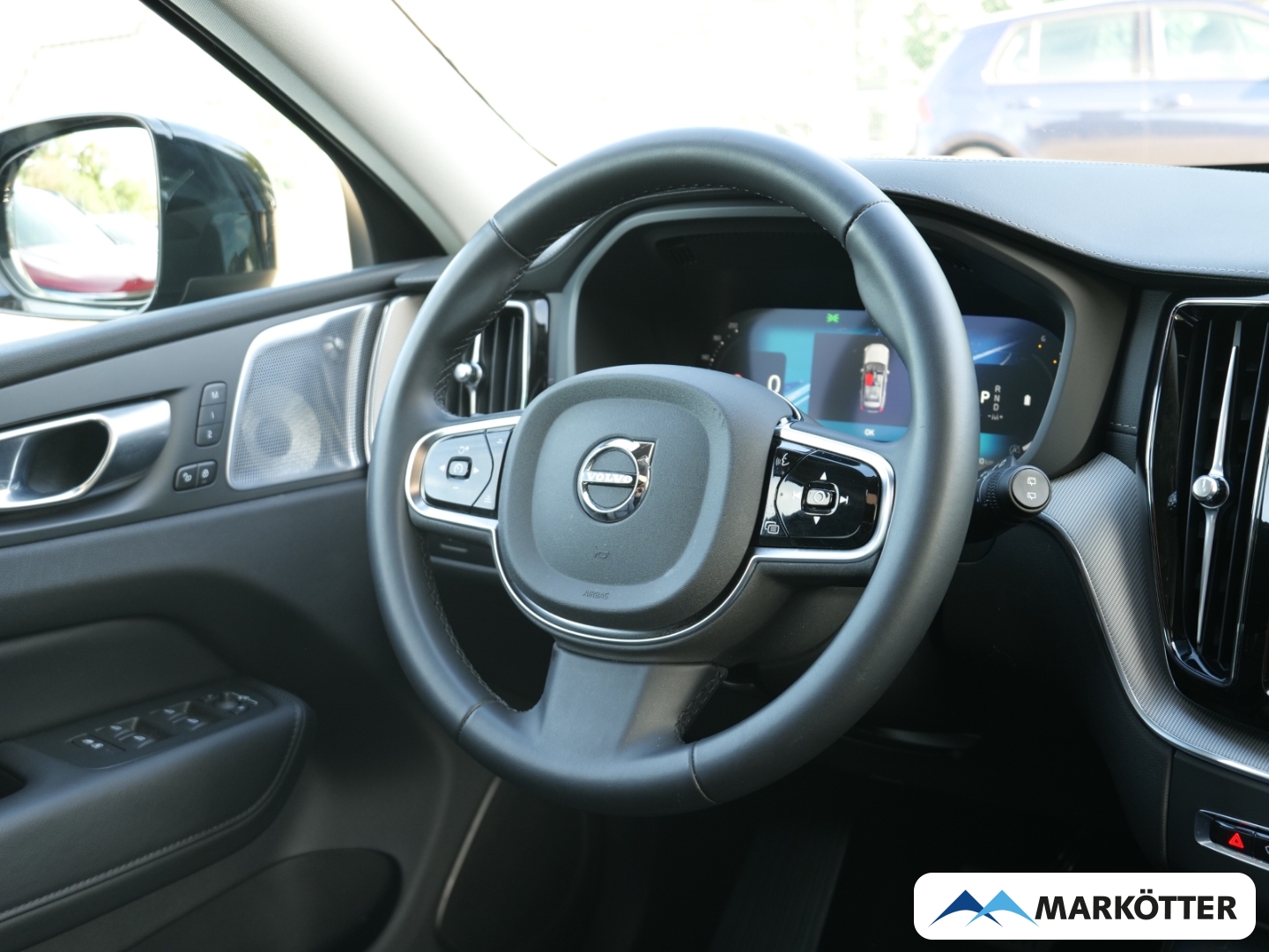 Fahrzeugabbildung Volvo XC60 B4 AWD Ultimate Dark AHK/FOUR-C/PANO/STHZ